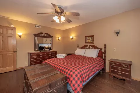 Bedroom - 630 Summit Blvd, Big Bear Lake, CA 92315 photo 14 of 22