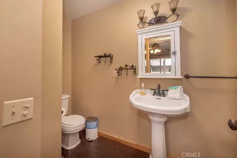 Bath - 630 Summit Blvd, Big Bear Lake, CA 92315 photo 5 of 14
