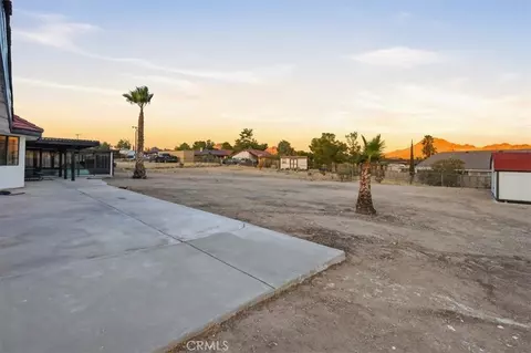 Exterior - 19055 Majela, Apple Valley, CA 92307 photo 7 of 13