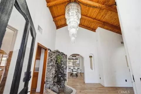 Entry Way - 19055 Majela, Apple Valley, CA 92307 photo 3 of 8