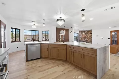 Kitchen - 19055 Majela, Apple Valley, CA 92307 photo 4 of 6