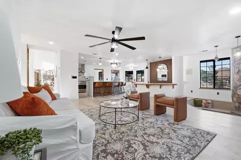 Living - 19055 Majela, Apple Valley, CA 92307 photo 4 of 5