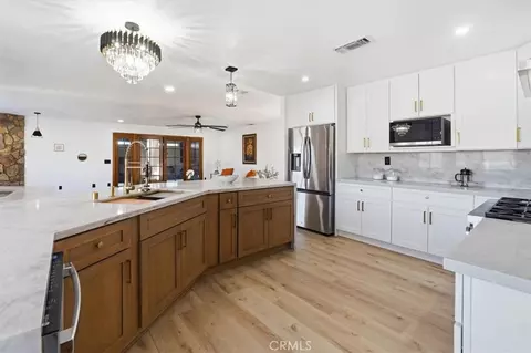 Kitchen - 19055 Majela, Apple Valley, CA 92307 photo 5 of 6