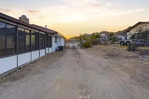 Exterior - 19055 Majela, Apple Valley, CA 92307 photo 11 of 13
