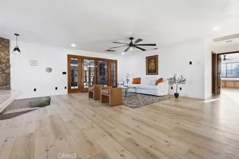 Living - 19055 Majela, Apple Valley, CA 92307 photo 3 of 5