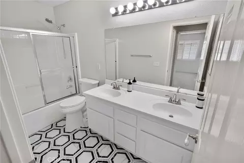 Bath - 12611 Avocado Way, Riverside, CA 92503 photo 2 of 2