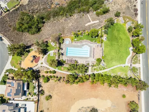 View/Area - 12611 Avocado Way, Riverside, CA 92503 photo 10 of 11