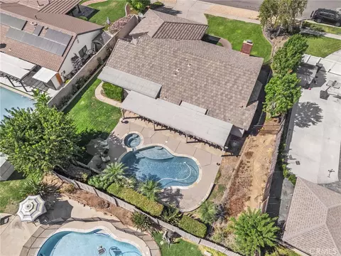 View/Area - 1528 Lori Ct, Redlands, CA 92374 photo 2 of 6