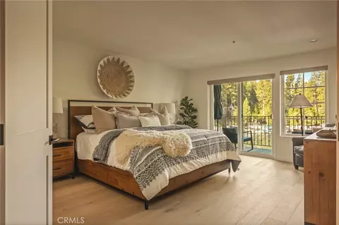 Bedroom - 366 Lake Resort, Lake Arrowhead, CA 92352 photo 4 of 10