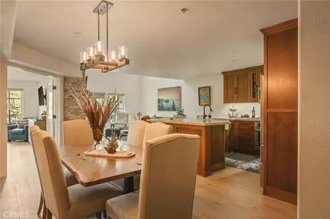 Dining - 366 Lake Resort, Lake Arrowhead, CA 92352 photo 3 of 5