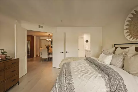 Bedroom - 366 Lake Resort, Lake Arrowhead, CA 92352 photo 6 of 10