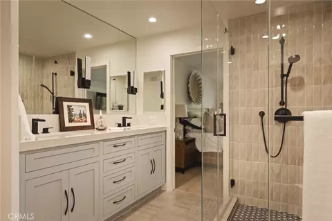 Bath - 366 Lake Resort, Lake Arrowhead, CA 92352 photo 4 of 5