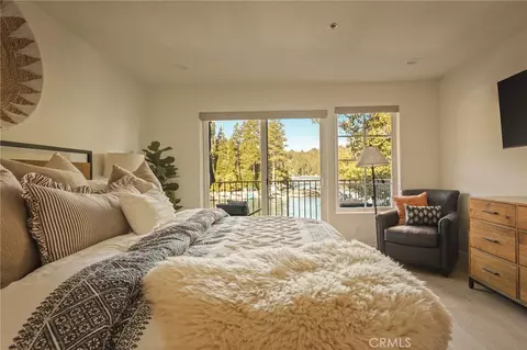 Bedroom - 366 Lake Resort, Lake Arrowhead, CA 92352 photo 3 of 10