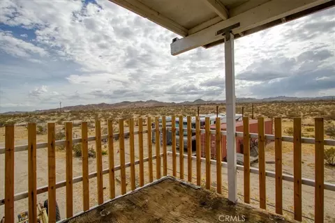 Exterior - 55576 Valley View Rd, Landers, CA 92285 photo 2 of 4
