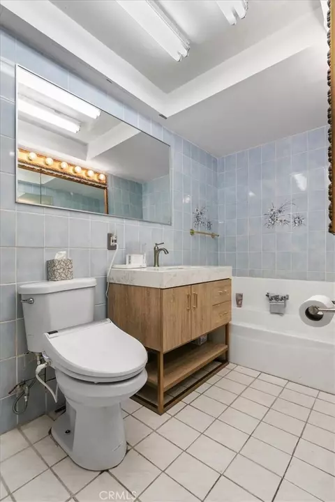 Bath - 55576 Valley View Rd, Landers, CA 92285 photo 1 of 5