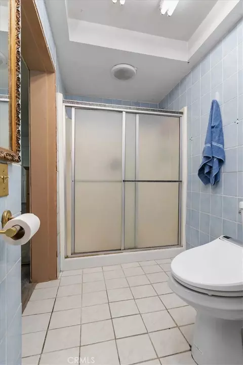 Bath - 55576 Valley View Rd, Landers, CA 92285 photo 2 of 5