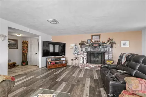 Living - 55576 Valley View Rd, Landers, CA 92285 photo 2 of 4