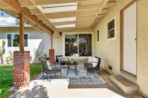Exterior - 302 S San Mateo St, Redlands, CA 92373 photo 2 of 12