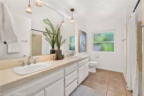Bath - 302 S San Mateo St, Redlands, CA 92373 photo 4 of 5