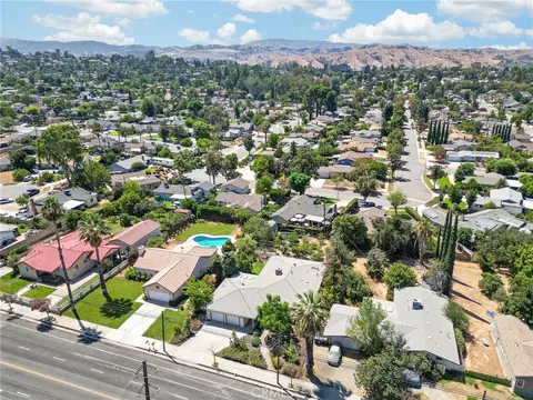View/Area - 302 S San Mateo St, Redlands, CA 92373 photo 2 of 6