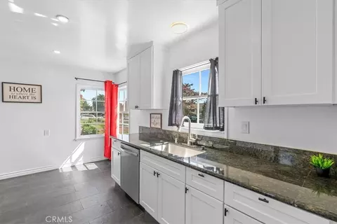 Kitchen - 3633 Lime, Long Beach, CA 90807 photo 4 of 4