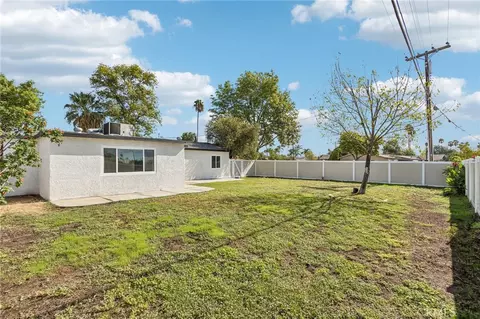 Exterior - 8868 Randolph St, Riverside, CA 92503 photo 5 of 8