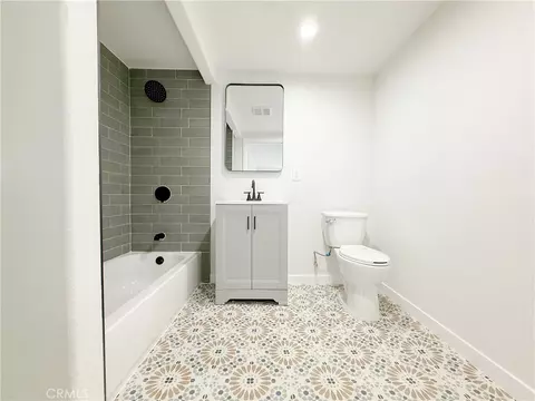Bath - 900 N Evers Ave, Compton, CA 90220 photo 4 of 4