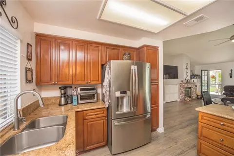 Kitchen - 3018 Sundown Ln, Corona, CA 92882 photo 5 of 5