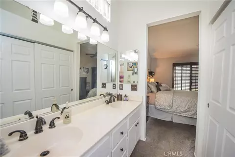 Bath - 3018 Sundown Ln, Corona, CA 92882 photo 3 of 4