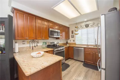 Kitchen - 3018 Sundown Ln, Corona, CA 92882 photo 2 of 5