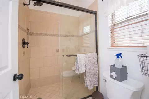 Bath - 3018 Sundown Ln, Corona, CA 92882 photo 2 of 4