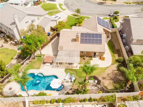 View/Area - 3018 Sundown Ln, Corona, CA 92882 photo 3 of 6