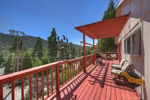 Exterior - 24288 Zurich Dr, Crestline, CA 92325 photo 8 of 12