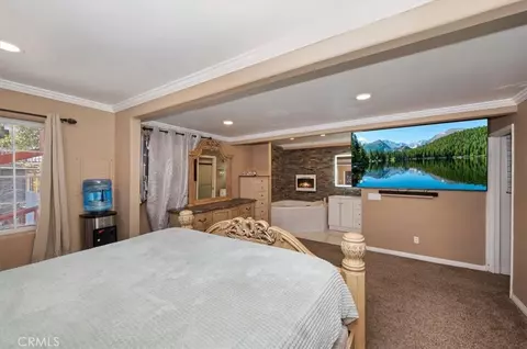 Bedroom - 24288 Zurich Dr, Crestline, CA 92325 photo 1 of 11
