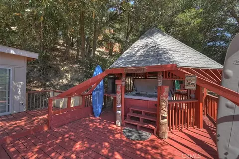 Exterior - 24288 Zurich Dr, Crestline, CA 92325 photo 6 of 12