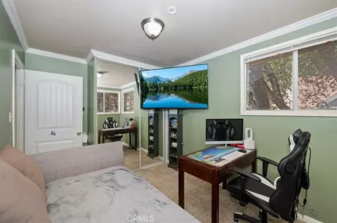 Bedroom - 24288 Zurich Dr, Crestline, CA 92325 photo 11 of 11