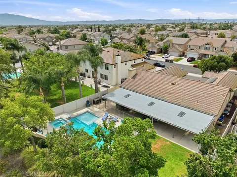 View/Area - 6248 Pear Ave, Eastvale, CA 92880 photo 7 of 10