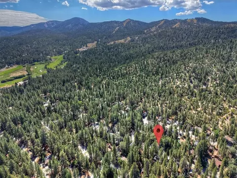 View/Area - 42587 Cedar, Big Bear Lake, CA 92315 photo 2 of 4