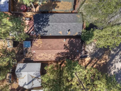 View/Area - 42587 Cedar, Big Bear Lake, CA 92315 photo 4 of 4