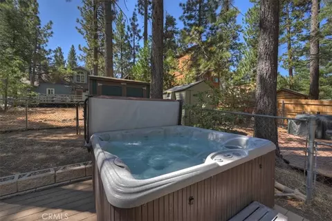 Exterior - 42587 Cedar, Big Bear Lake, CA 92315 photo 3 of 5