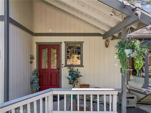 Exterior - 901 Nesthorn, Crestline, CA 92325 photo 3 of 11