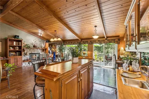 Kitchen - 901 Nesthorn, Crestline, CA 92325 photo 1 of 9