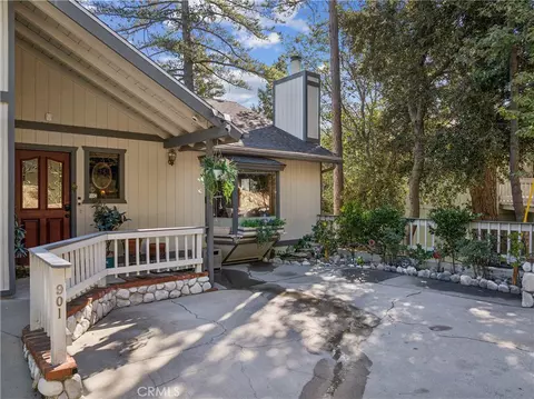 Exterior - 901 Nesthorn, Crestline, CA 92325 photo 2 of 11