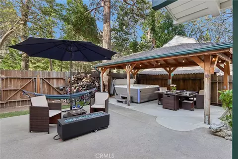 Exterior - 229 Hemlock Dr, Lake Arrowhead, CA 92352 photo 6 of 6