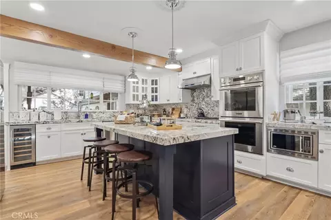 Kitchen - 229 Hemlock Dr, Lake Arrowhead, CA 92352 photo 1 of 3