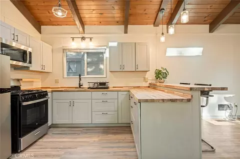 Kitchen - 1048 Mercury, Crestline, CA 92325 photo 1 of 2