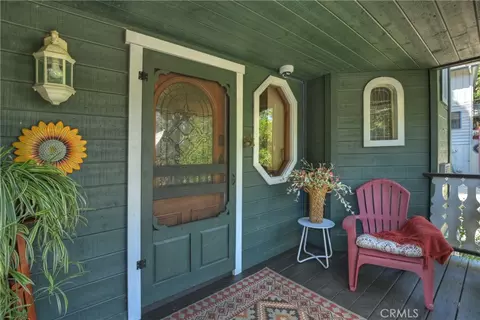 Exterior - 23280 Brookside Rd, Crestline, CA 92325 photo 3 of 9