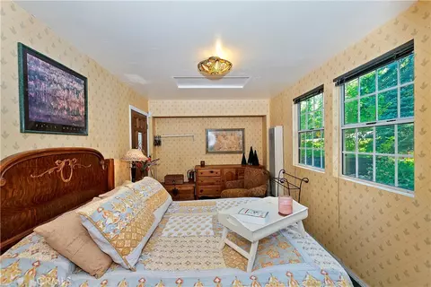 Bedroom - 23280 Brookside Rd, Crestline, CA 92325 photo 6 of 6