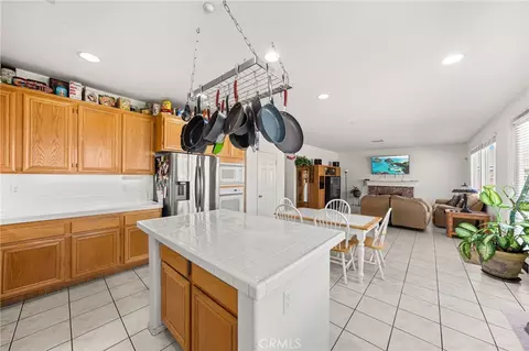 Kitchen - 1591 Valley Fls, Redlands, CA 92374 photo 4 of 5