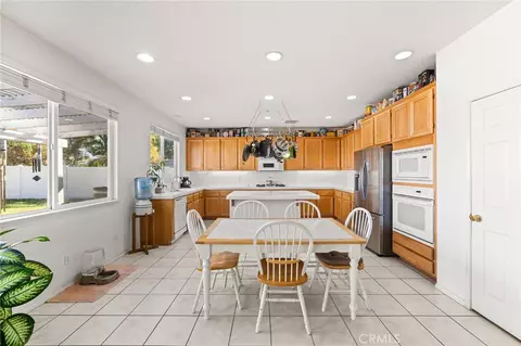 Kitchen - 1591 Valley Fls, Redlands, CA 92374 photo 2 of 5